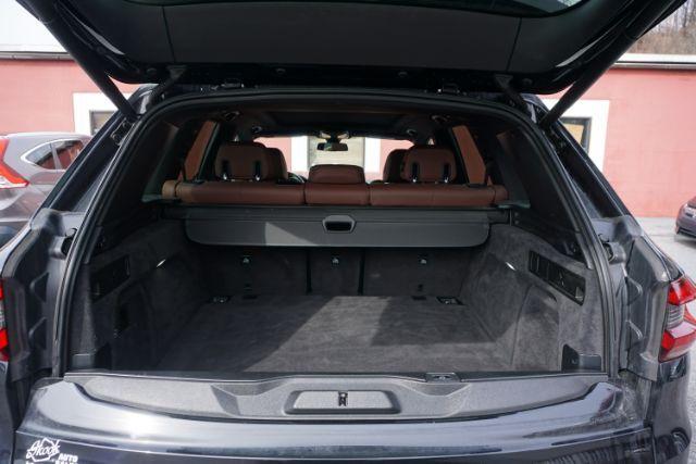 2022 Black Sapphire Metallic /Black BMW X5 xDrive40i (5UXCR6C09N9) with an 3L I-6 gasoline direct injection engine, located at 312 Centre Ave, Schuylkill Haven, PA, 17972, (570) 593-5278, 40.638130, -76.177383 - Photo#11