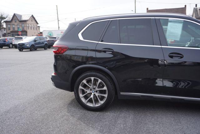 2022 Black Sapphire Metallic /Black BMW X5 xDrive40i (5UXCR6C09N9) with an 3L I-6 gasoline direct injection engine, located at 312 Centre Ave, Schuylkill Haven, PA, 17972, (570) 593-5278, 40.638130, -76.177383 - Photo#15