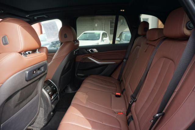 2022 Black Sapphire Metallic /Black BMW X5 xDrive40i (5UXCR6C09N9) with an 3L I-6 gasoline direct injection engine, located at 312 Centre Ave, Schuylkill Haven, PA, 17972, (570) 593-5278, 40.638130, -76.177383 - Photo#33