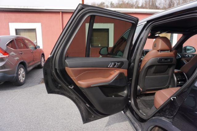 2022 Black Sapphire Metallic /Black BMW X5 xDrive40i (5UXCR6C09N9) with an 3L I-6 gasoline direct injection engine, located at 312 Centre Ave, Schuylkill Haven, PA, 17972, (570) 593-5278, 40.638130, -76.177383 - Photo#36