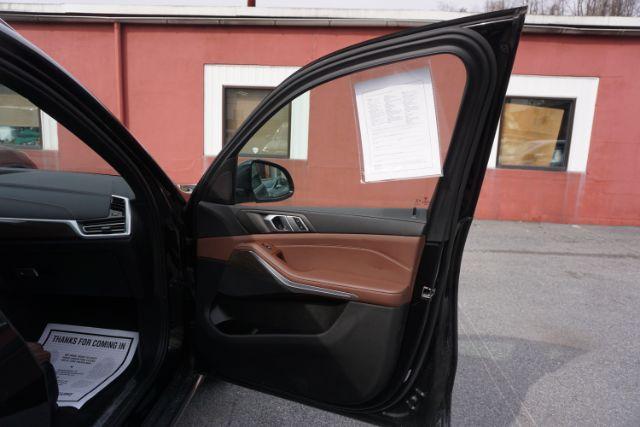 2022 Black Sapphire Metallic /Black BMW X5 xDrive40i (5UXCR6C09N9) with an 3L I-6 gasoline direct injection engine, located at 312 Centre Ave, Schuylkill Haven, PA, 17972, (570) 593-5278, 40.638130, -76.177383 - Photo#45