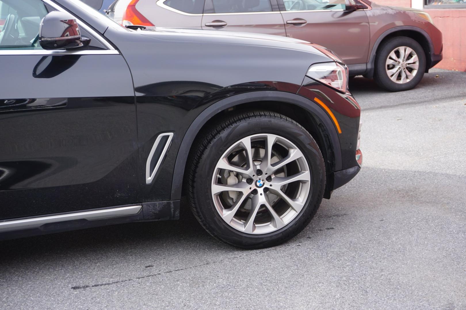 2022 Black Sapphire Metallic /Black BMW X5 XDRIVE 40I (5UXCR6C09N9) with an 3L I-6 gasoline direct injection engine, located at 312 Centre Ave, Schuylkill Haven, PA, 17972, (570) 593-5278, 40.638130, -76.177383 - Photo#22