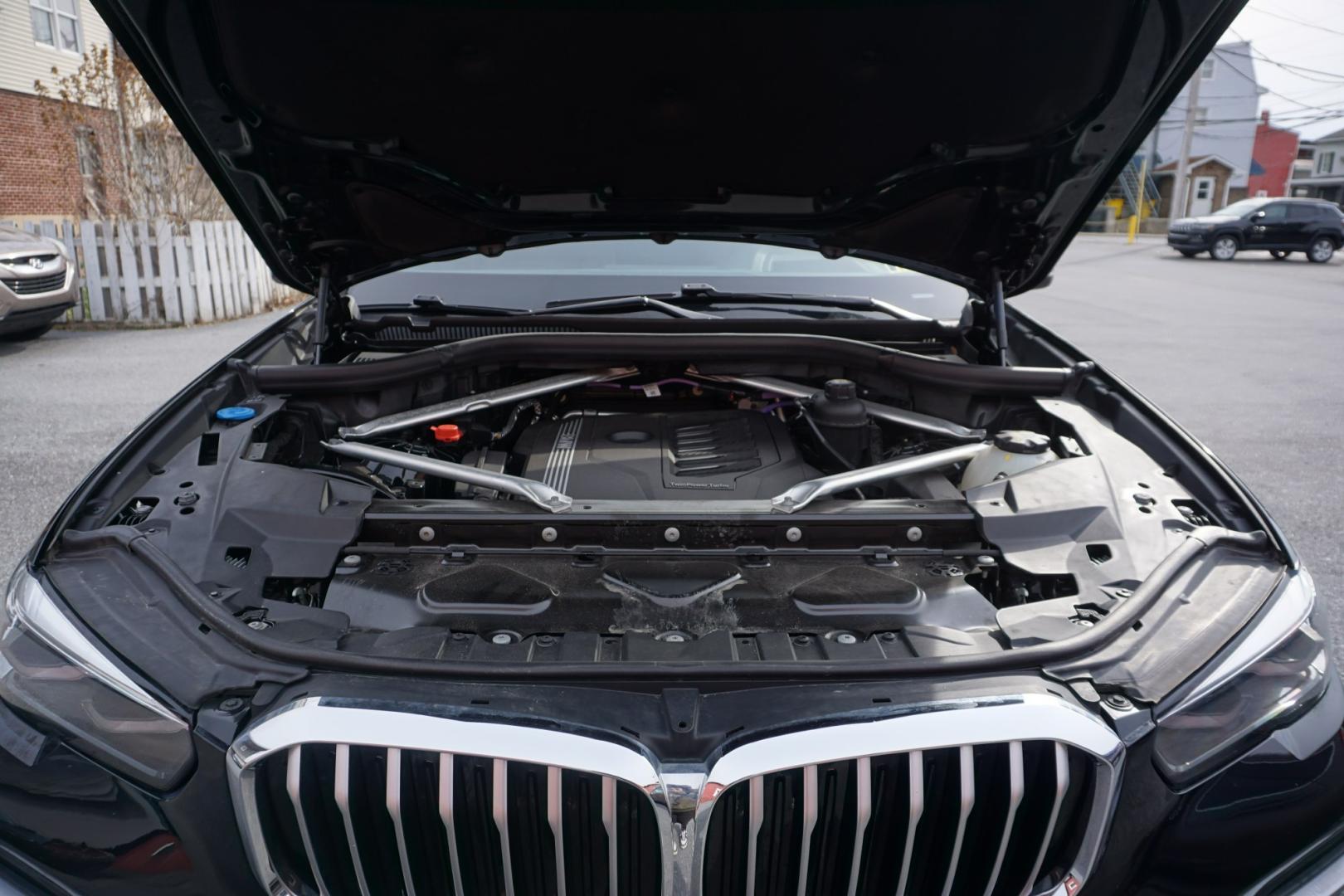 2022 Black Sapphire Metallic /Black BMW X5 XDRIVE 40I (5UXCR6C09N9) with an 3L I-6 gasoline direct injection engine, located at 312 Centre Ave, Schuylkill Haven, PA, 17972, (570) 593-5278, 40.638130, -76.177383 - Photo#24