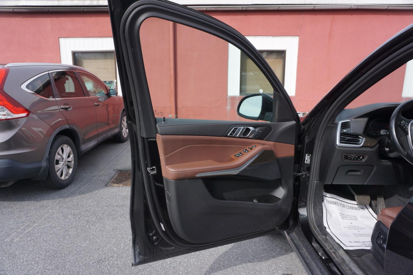 2022 Black Sapphire Metallic /Black BMW X5 XDRIVE 40I (5UXCR6C09N9) with an 3L I-6 gasoline direct injection engine, located at 312 Centre Ave, Schuylkill Haven, PA, 17972, (570) 593-5278, 40.638130, -76.177383 - Photo#31