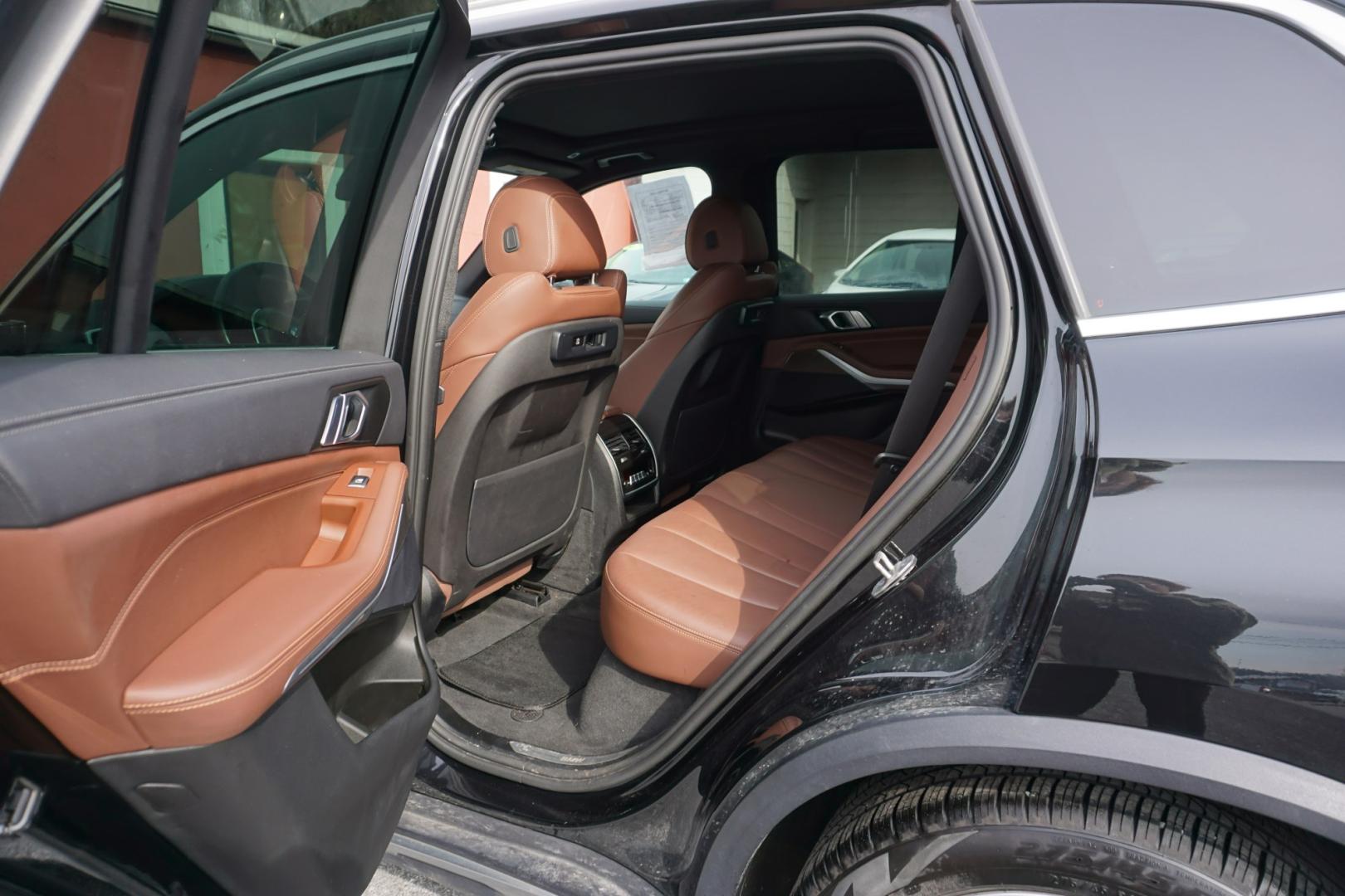 2022 Black Sapphire Metallic /Black BMW X5 XDRIVE 40I (5UXCR6C09N9) with an 3L I-6 gasoline direct injection engine, located at 312 Centre Ave, Schuylkill Haven, PA, 17972, (570) 593-5278, 40.638130, -76.177383 - Photo#32