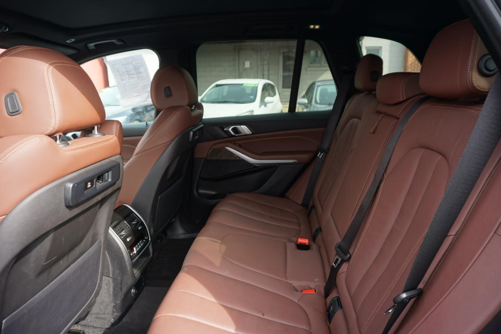 2022 Black Sapphire Metallic /Black BMW X5 XDRIVE 40I (5UXCR6C09N9) with an 3L I-6 gasoline direct injection engine, located at 312 Centre Ave, Schuylkill Haven, PA, 17972, (570) 593-5278, 40.638130, -76.177383 - Photo#33