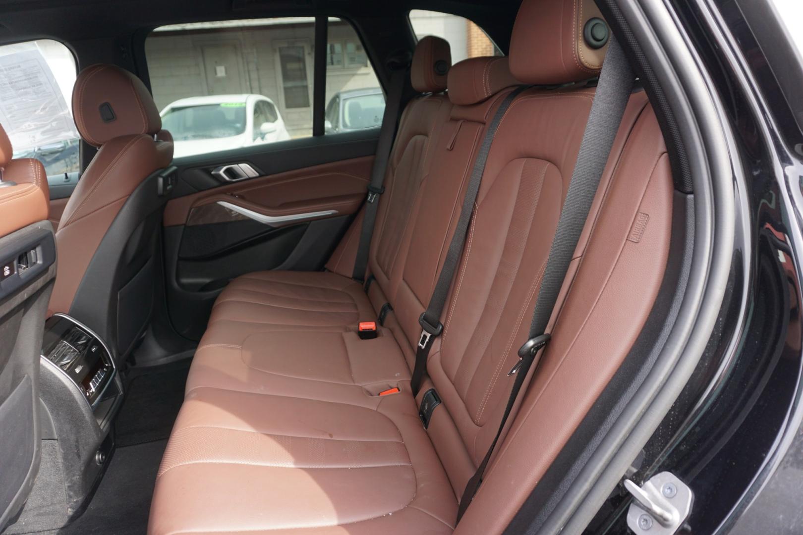 2022 Black Sapphire Metallic /Black BMW X5 XDRIVE 40I (5UXCR6C09N9) with an 3L I-6 gasoline direct injection engine, located at 312 Centre Ave, Schuylkill Haven, PA, 17972, (570) 593-5278, 40.638130, -76.177383 - Photo#35