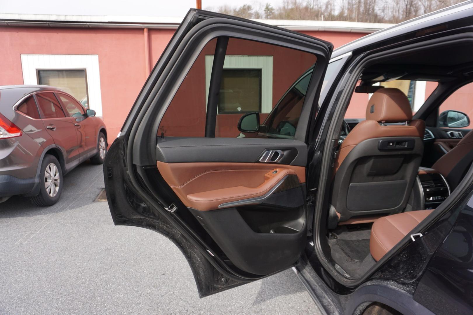2022 Black Sapphire Metallic /Black BMW X5 XDRIVE 40I (5UXCR6C09N9) with an 3L I-6 gasoline direct injection engine, located at 312 Centre Ave, Schuylkill Haven, PA, 17972, (570) 593-5278, 40.638130, -76.177383 - Photo#36