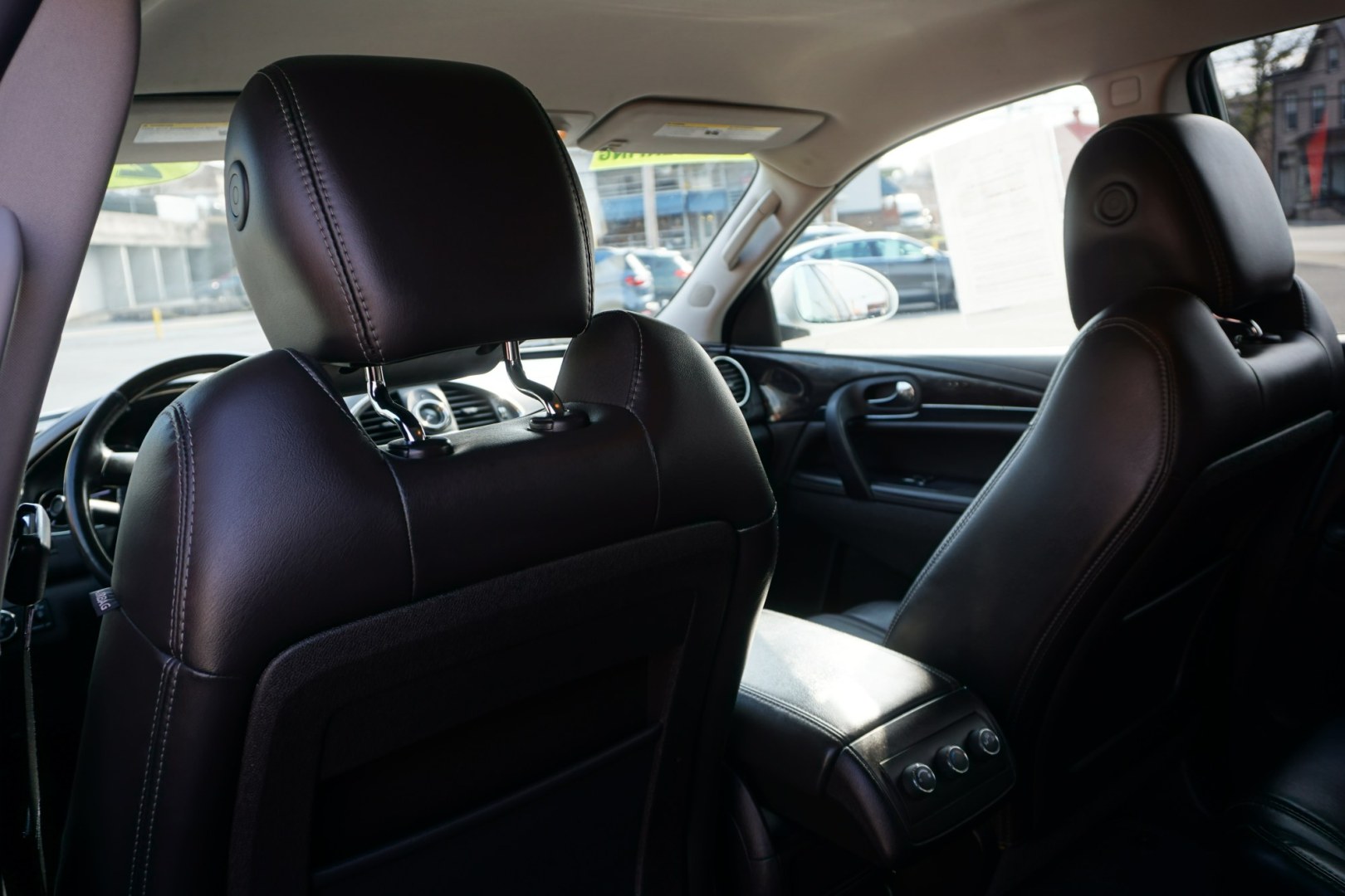 2017 White Frost Tricoat /Ebony w/Ebony Accents BUICK ENCLAVE LEATHER (5GAKVBKD2HJ) with an 3.6L V-6 gasoline direct injection engine, located at 312 Centre Ave, Schuylkill Haven, PA, 17972, (570) 593-5278, 40.638130, -76.177383 - Photo#26