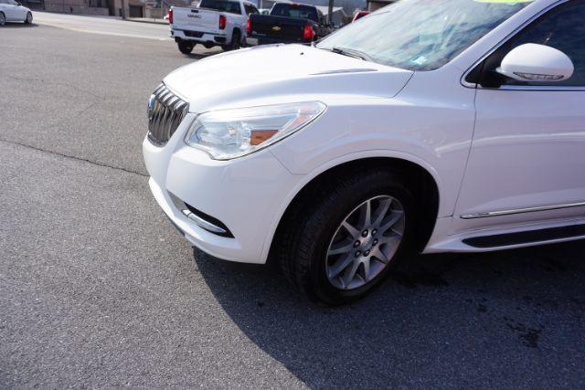 2017 White Frost Tricoat /Ebony w/Ebony Accents Buick Enclave Leather (5GAKVBKD2HJ) with an 3.6L V-6 gasoline direct injection engine, located at 312 Centre Ave, Schuylkill Haven, PA, 17972, (570) 593-5278, 40.638130, -76.177383 - Photo#3