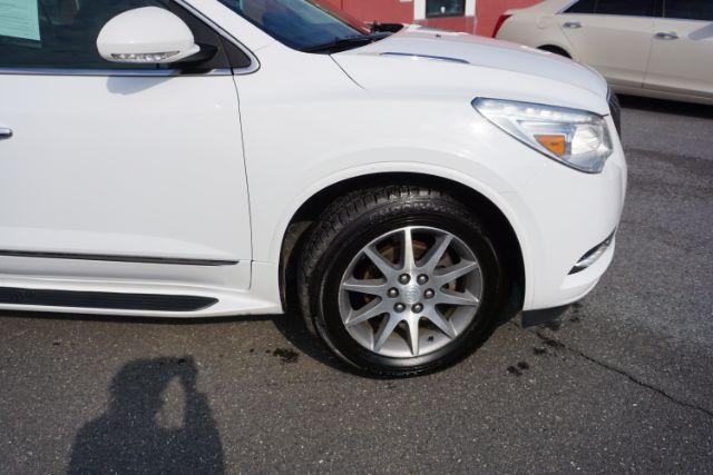 2017 White Frost Tricoat /Ebony w/Ebony Accents Buick Enclave Leather (5GAKVBKD2HJ) with an 3.6L V-6 gasoline direct injection engine, located at 312 Centre Ave, Schuylkill Haven, PA, 17972, (570) 593-5278, 40.638130, -76.177383 - Photo#13