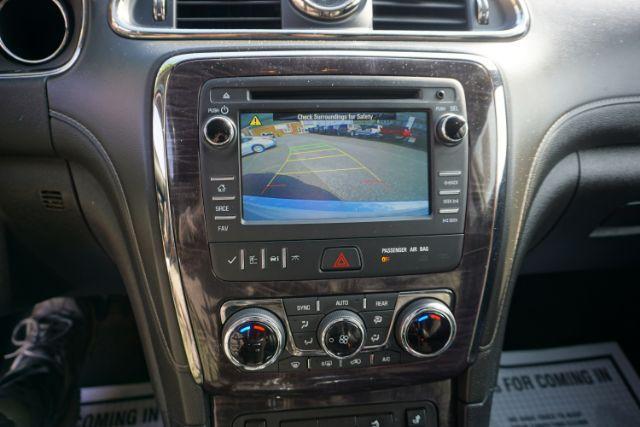 2017 White Frost Tricoat /Ebony w/Ebony Accents Buick Enclave Leather (5GAKVBKD2HJ) with an 3.6L V-6 gasoline direct injection engine, located at 312 Centre Ave, Schuylkill Haven, PA, 17972, (570) 593-5278, 40.638130, -76.177383 - Photo#24