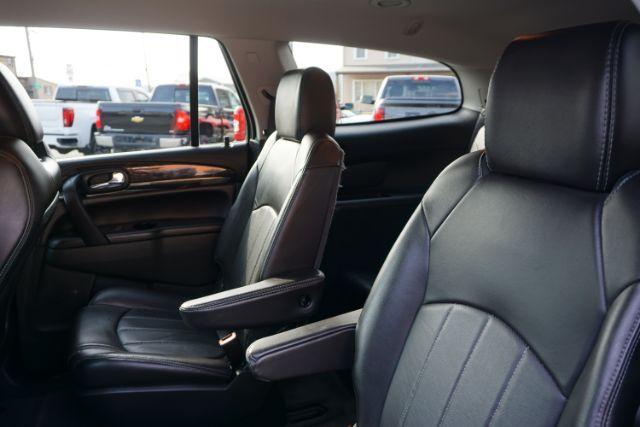 2017 White Frost Tricoat /Ebony w/Ebony Accents Buick Enclave Leather (5GAKVBKD2HJ) with an 3.6L V-6 gasoline direct injection engine, located at 312 Centre Ave, Schuylkill Haven, PA, 17972, (570) 593-5278, 40.638130, -76.177383 - Photo#29