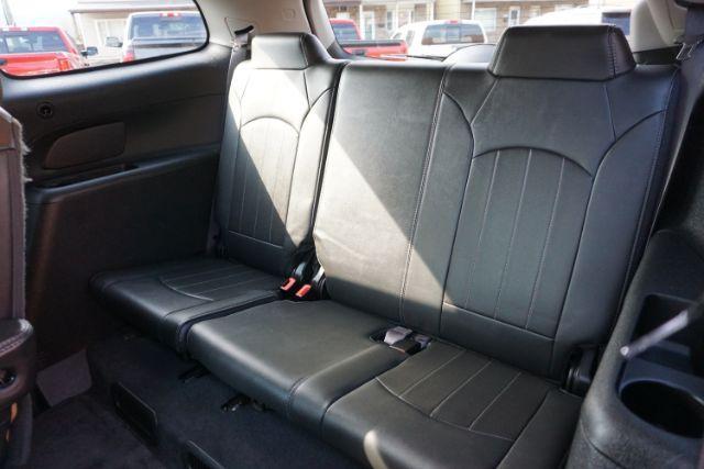 2017 White Frost Tricoat /Ebony w/Ebony Accents Buick Enclave Leather (5GAKVBKD2HJ) with an 3.6L V-6 gasoline direct injection engine, located at 312 Centre Ave, Schuylkill Haven, PA, 17972, (570) 593-5278, 40.638130, -76.177383 - Photo#33