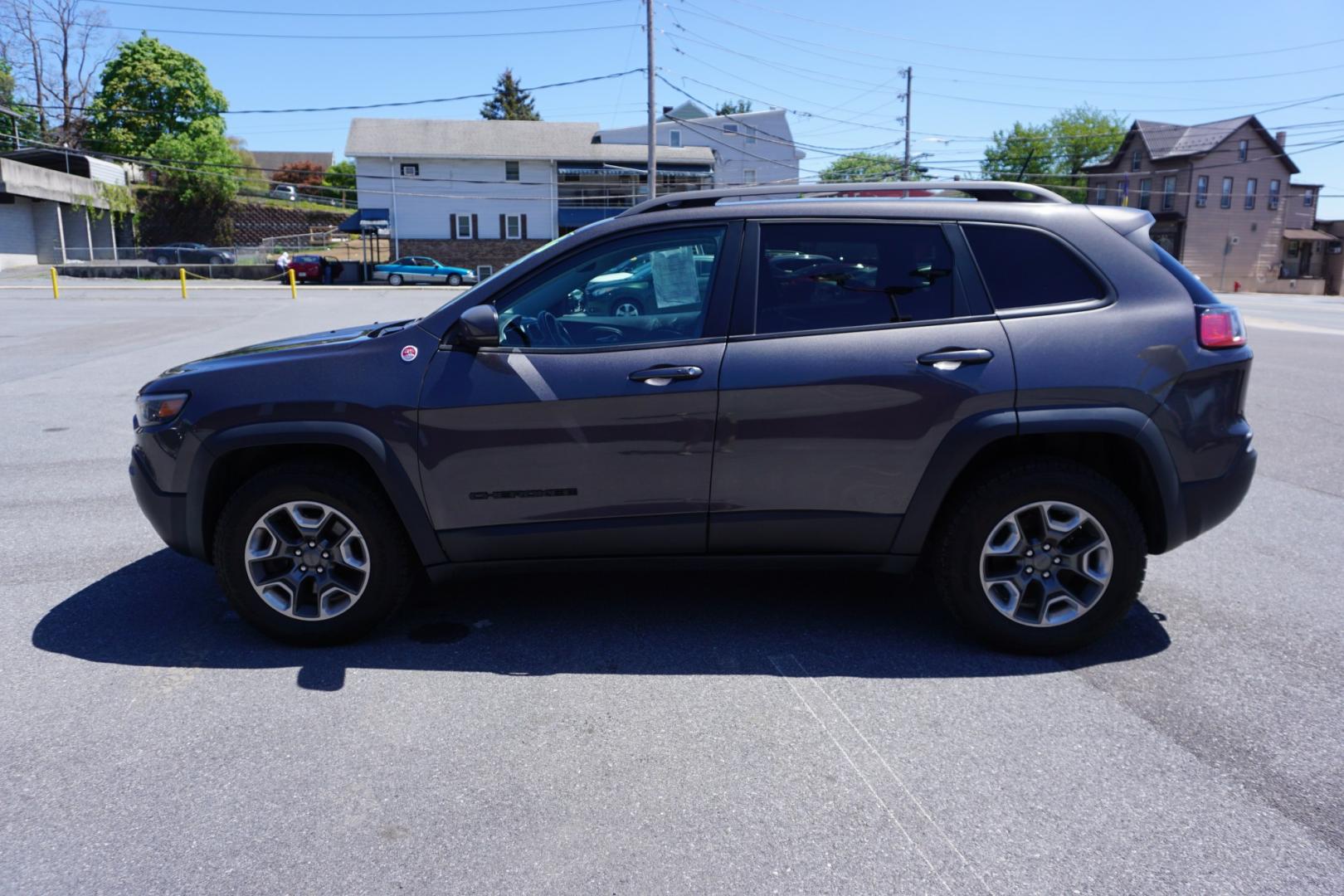 2019 Sting-Gray Clearcoat /Black JEEP CHEROKEE TRAILHAWK (1C4PJMBX4KD) , located at 312 Centre Ave, Schuylkill Haven, PA, 17972, (570) 593-5278, 40.638130, -76.177383- Photo#0