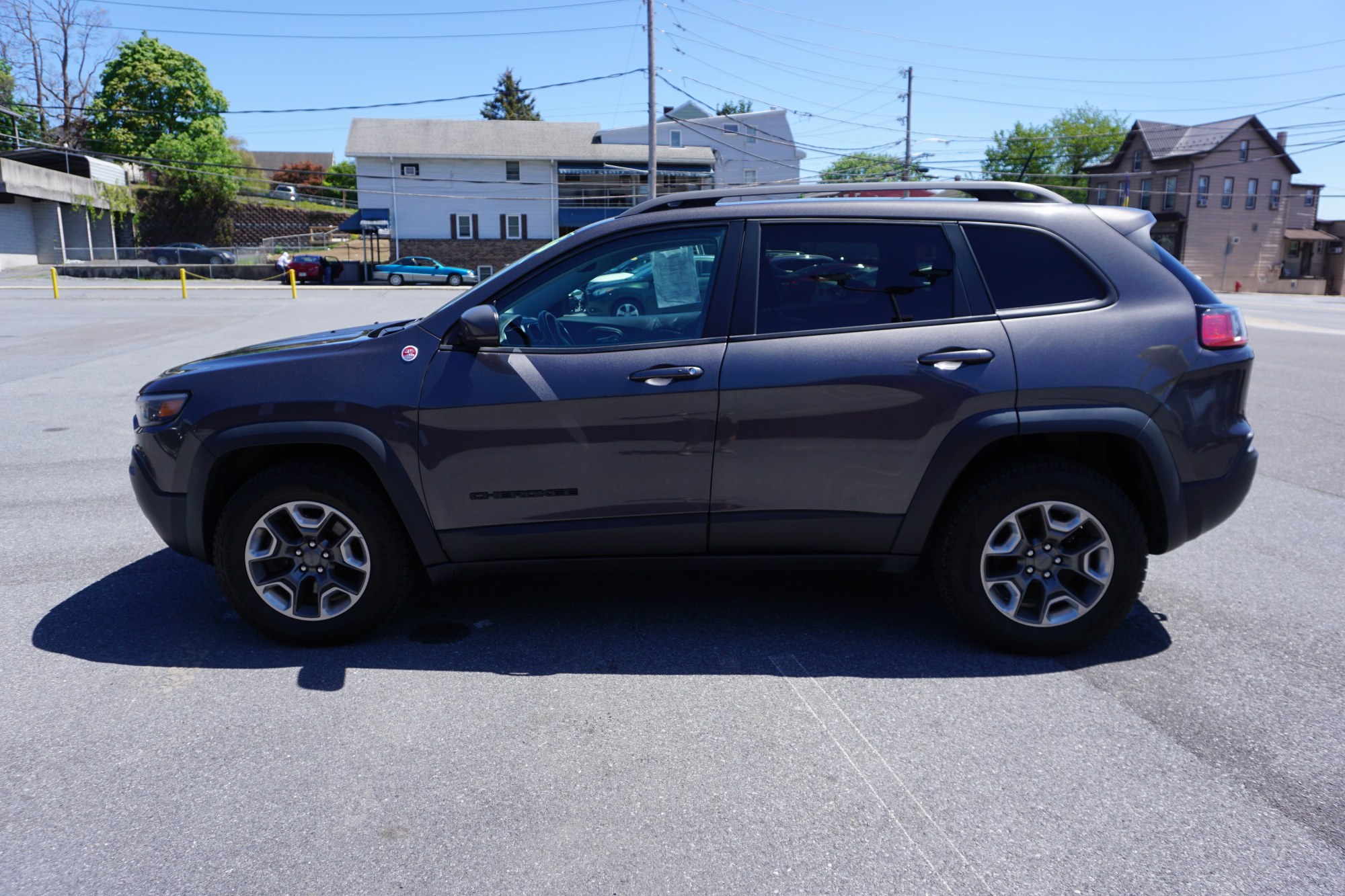 photo of 2019 Jeep Cherokee Trailhawk 4x4