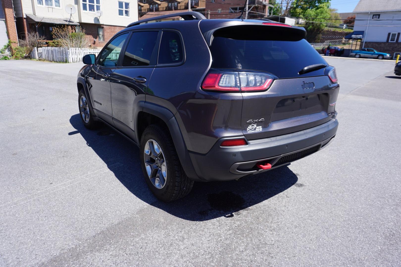 2019 Sting-Gray Clearcoat /Black JEEP CHEROKEE TRAILHAWK (1C4PJMBX4KD) , located at 312 Centre Ave, Schuylkill Haven, PA, 17972, (570) 593-5278, 40.638130, -76.177383 - Photo#7
