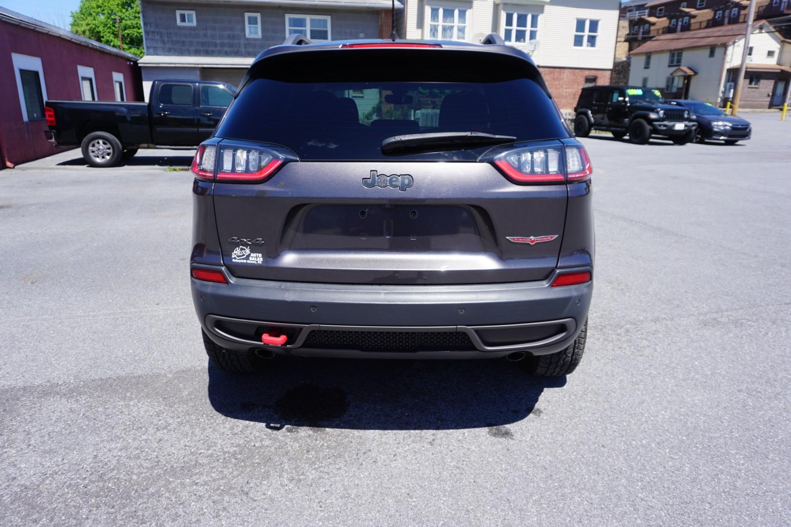 2019 Sting-Gray Clearcoat /Black JEEP CHEROKEE TRAILHAWK (1C4PJMBX4KD) , located at 312 Centre Ave, Schuylkill Haven, PA, 17972, (570) 593-5278, 40.638130, -76.177383 - Photo#8