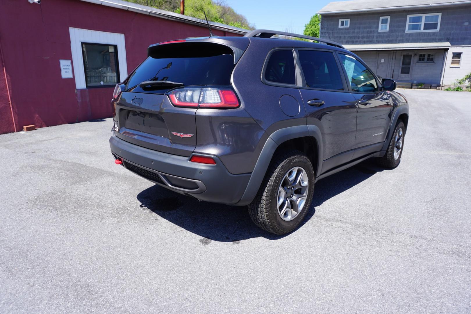 2019 Sting-Gray Clearcoat /Black JEEP CHEROKEE TRAILHAWK (1C4PJMBX4KD) , located at 312 Centre Ave, Schuylkill Haven, PA, 17972, (570) 593-5278, 40.638130, -76.177383 - Photo#10