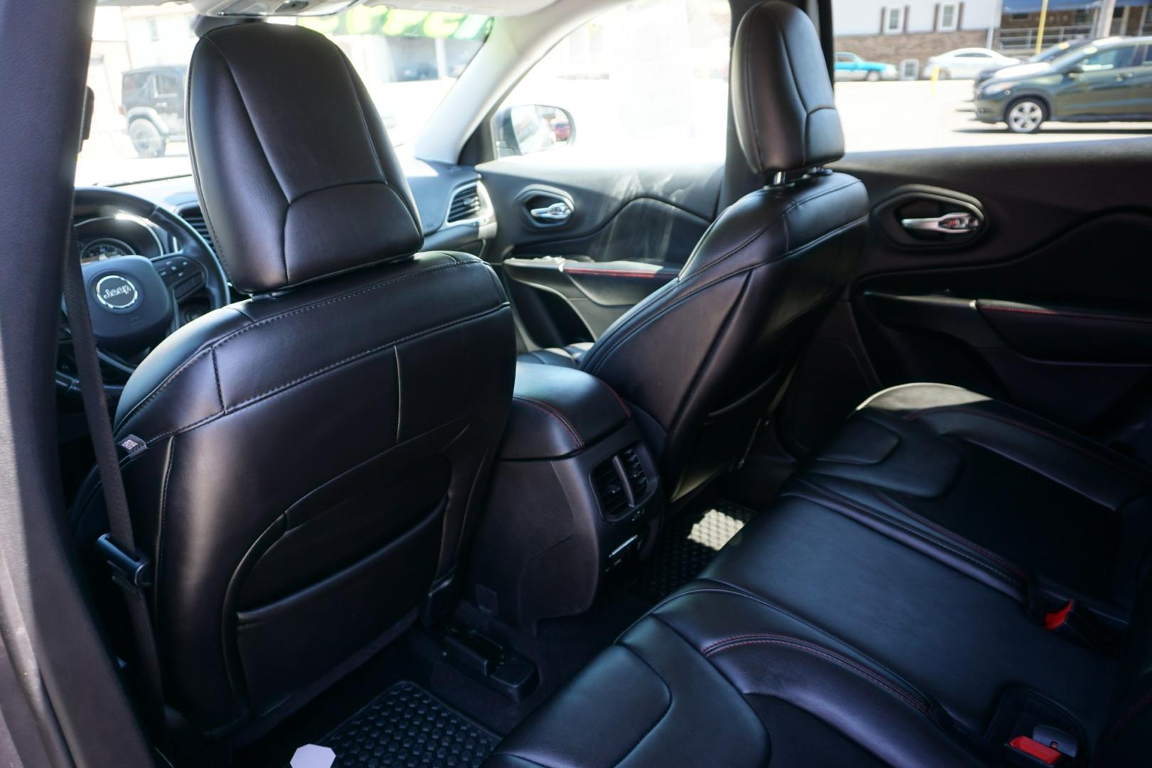 2019 Sting-Gray Clearcoat /Black JEEP CHEROKEE TRAILHAWK (1C4PJMBX4KD) , located at 312 Centre Ave, Schuylkill Haven, PA, 17972, (570) 593-5278, 40.638130, -76.177383 - Photo#25
