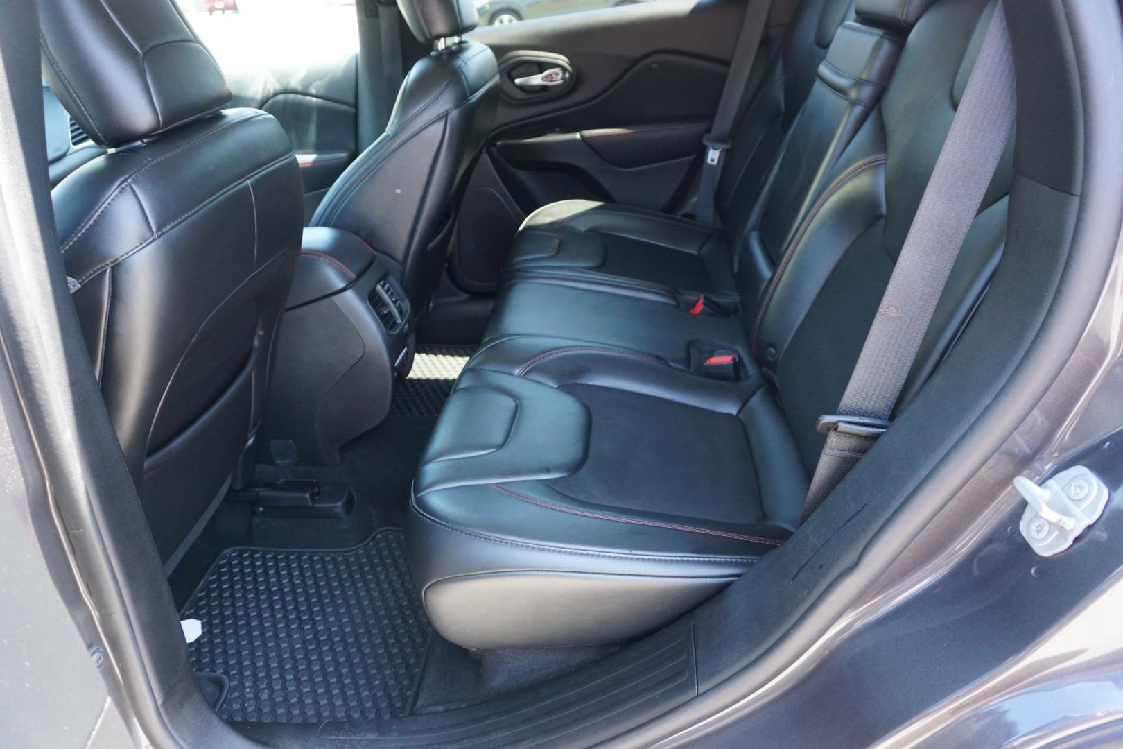 2019 Sting-Gray Clearcoat /Black JEEP CHEROKEE TRAILHAWK (1C4PJMBX4KD) , located at 312 Centre Ave, Schuylkill Haven, PA, 17972, (570) 593-5278, 40.638130, -76.177383 - Photo#26
