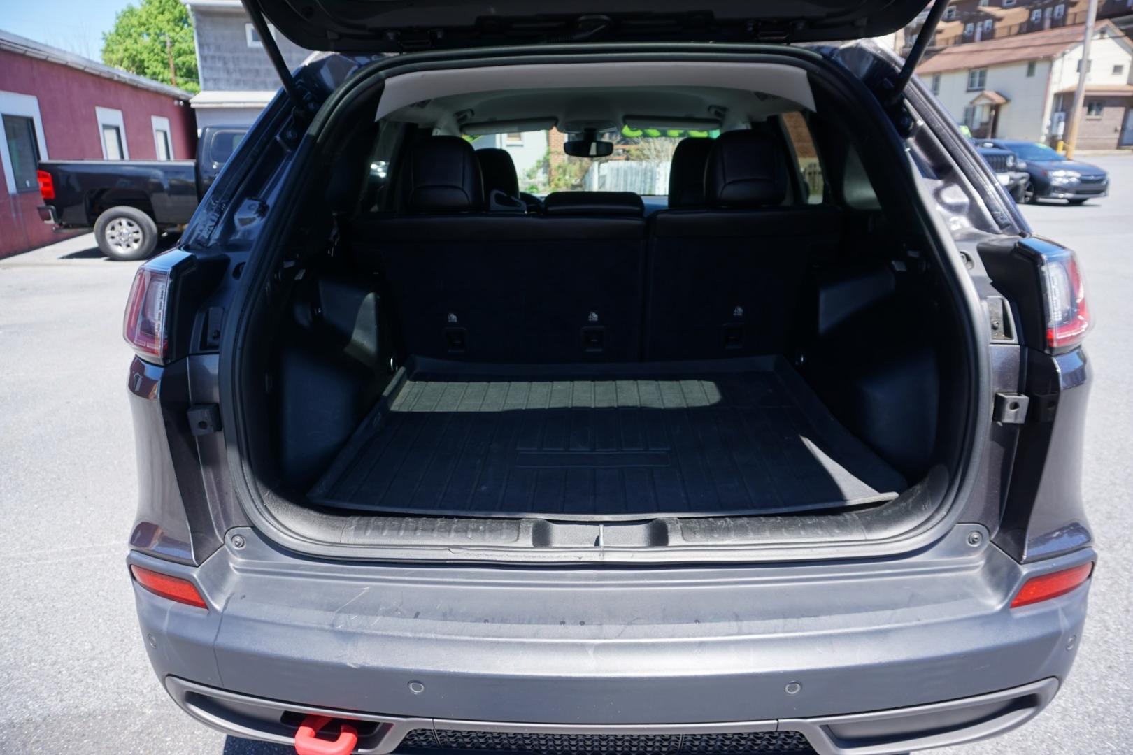 2019 Sting-Gray Clearcoat /Black JEEP CHEROKEE TRAILHAWK (1C4PJMBX4KD) , located at 312 Centre Ave, Schuylkill Haven, PA, 17972, (570) 593-5278, 40.638130, -76.177383 - Photo#29