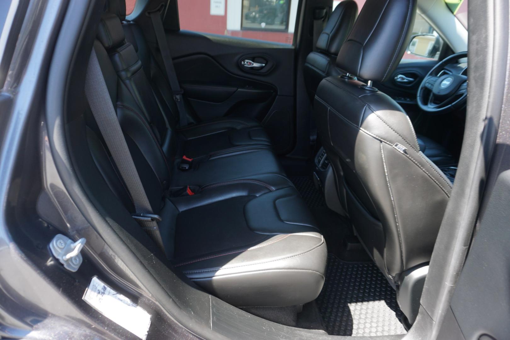 2019 Sting-Gray Clearcoat /Black JEEP CHEROKEE TRAILHAWK (1C4PJMBX4KD) , located at 312 Centre Ave, Schuylkill Haven, PA, 17972, (570) 593-5278, 40.638130, -76.177383 - Photo#33