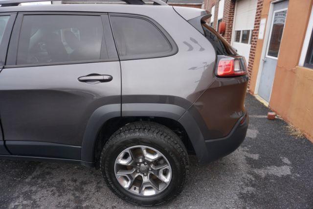 2019 Sting-Gray Clearcoat /Black JEEP CHEROKEE TRAILHAWK (1C4PJMBX4KD) , located at 312 Centre Ave, Schuylkill Haven, PA, 17972, (570) 593-5278, 40.638130, -76.177383 - Photo#46