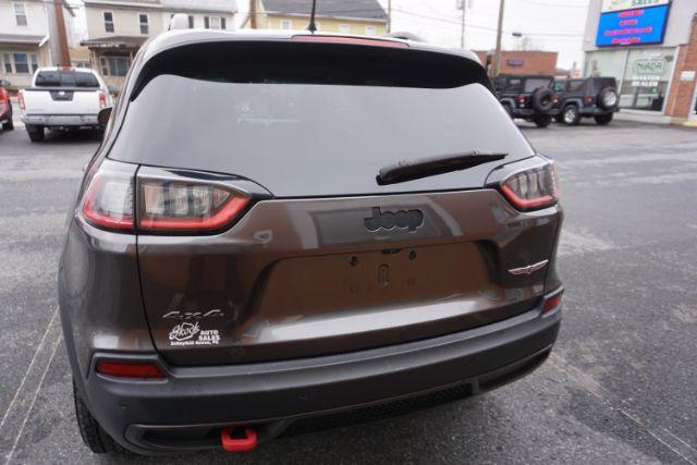 2019 Sting-Gray Clearcoat /Black JEEP CHEROKEE TRAILHAWK (1C4PJMBX4KD) , located at 312 Centre Ave, Schuylkill Haven, PA, 17972, (570) 593-5278, 40.638130, -76.177383 - Photo#48