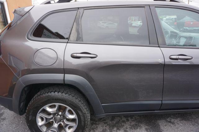 2019 Sting-Gray Clearcoat /Black JEEP CHEROKEE TRAILHAWK (1C4PJMBX4KD) , located at 312 Centre Ave, Schuylkill Haven, PA, 17972, (570) 593-5278, 40.638130, -76.177383 - Photo#53