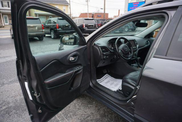 2019 Sting-Gray Clearcoat /Black JEEP CHEROKEE TRAILHAWK (1C4PJMBX4KD) , located at 312 Centre Ave, Schuylkill Haven, PA, 17972, (570) 593-5278, 40.638130, -76.177383 - Photo#64