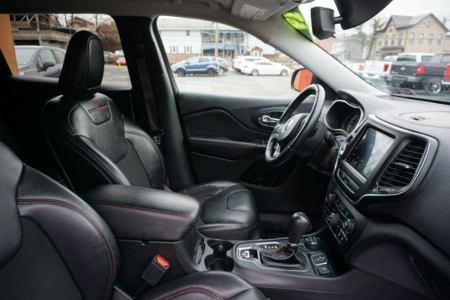 2019 Sting-Gray Clearcoat /Black JEEP CHEROKEE TRAILHAWK (1C4PJMBX4KD) , located at 312 Centre Ave, Schuylkill Haven, PA, 17972, (570) 593-5278, 40.638130, -76.177383 - Photo#76