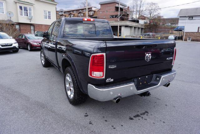 2018 Maximum Steel Metallic Clearcoat /Black Ram 1500 Laramie Crew Cab 4x4 6'4 Box (1C6RR7VM3JS) with an EcoDiesel 3L V-6 diesel direct injection engine, located at 312 Centre Ave, Schuylkill Haven, PA, 17972, (570) 593-5278, 40.638130, -76.177383 - Photo#6