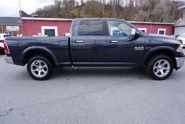 2018 Maximum Steel Metallic Clearcoat /Black Ram 1500 Laramie Crew Cab 4x4 6'4 Box (1C6RR7VM3JS) with an EcoDiesel 3L V-6 diesel direct injection engine, located at 312 Centre Ave, Schuylkill Haven, PA, 17972, (570) 593-5278, 40.638130, -76.177383 - Photo#8