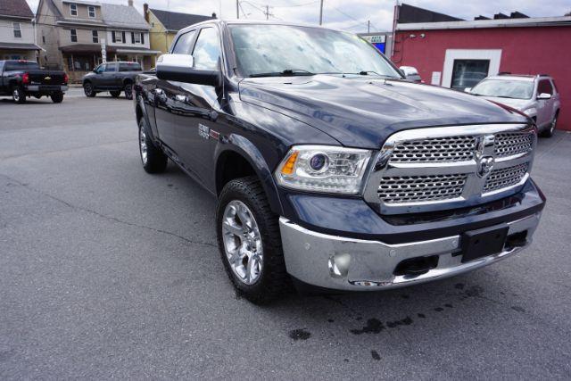 2018 Maximum Steel Metallic Clearcoat /Black Ram 1500 Laramie Crew Cab 4x4 6'4 Box (1C6RR7VM3JS) with an EcoDiesel 3L V-6 diesel direct injection engine, located at 312 Centre Ave, Schuylkill Haven, PA, 17972, (570) 593-5278, 40.638130, -76.177383 - Photo#12