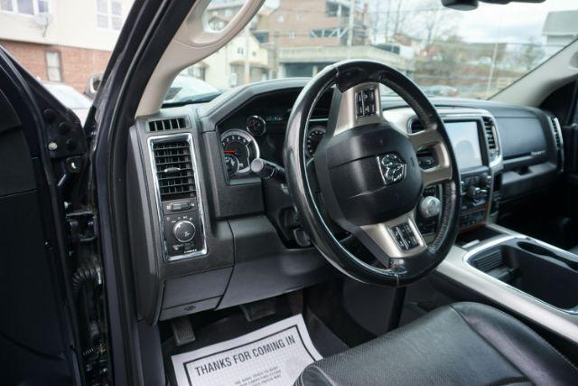 2018 Maximum Steel Metallic Clearcoat /Black Ram 1500 Laramie Crew Cab 4x4 6'4 Box (1C6RR7VM3JS) with an EcoDiesel 3L V-6 diesel direct injection engine, located at 312 Centre Ave, Schuylkill Haven, PA, 17972, (570) 593-5278, 40.638130, -76.177383 - Photo#20