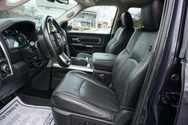 2018 Maximum Steel Metallic Clearcoat /Black Ram 1500 Laramie Crew Cab 4x4 6'4 Box (1C6RR7VM3JS) with an EcoDiesel 3L V-6 diesel direct injection engine, located at 312 Centre Ave, Schuylkill Haven, PA, 17972, (570) 593-5278, 40.638130, -76.177383 - Photo#21