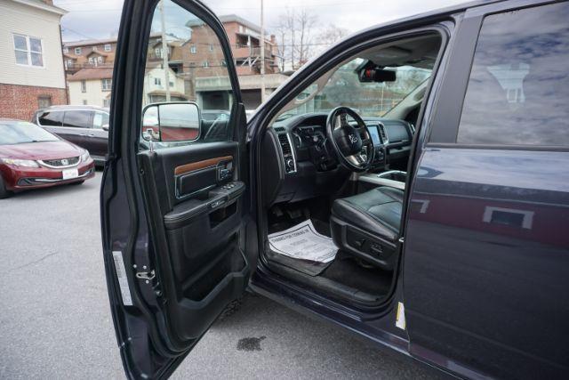 2018 Maximum Steel Metallic Clearcoat /Black Ram 1500 Laramie Crew Cab 4x4 6'4 Box (1C6RR7VM3JS) with an EcoDiesel 3L V-6 diesel direct injection engine, located at 312 Centre Ave, Schuylkill Haven, PA, 17972, (570) 593-5278, 40.638130, -76.177383 - Photo#22