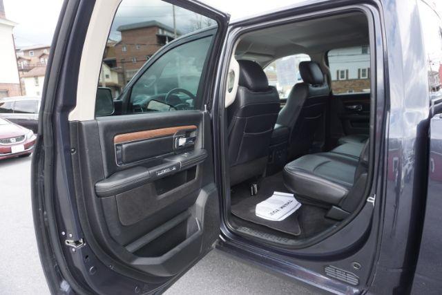 2018 Maximum Steel Metallic Clearcoat /Black Ram 1500 Laramie Crew Cab 4x4 6'4 Box (1C6RR7VM3JS) with an EcoDiesel 3L V-6 diesel direct injection engine, located at 312 Centre Ave, Schuylkill Haven, PA, 17972, (570) 593-5278, 40.638130, -76.177383 - Photo#29