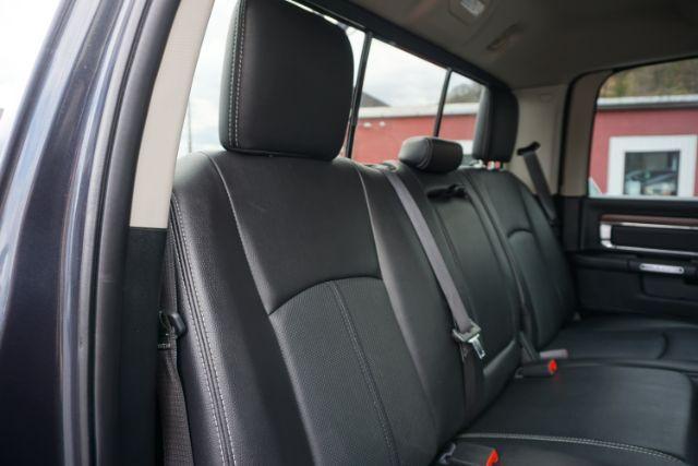 2018 Maximum Steel Metallic Clearcoat /Black Ram 1500 Laramie Crew Cab 4x4 6'4 Box (1C6RR7VM3JS) with an EcoDiesel 3L V-6 diesel direct injection engine, located at 312 Centre Ave, Schuylkill Haven, PA, 17972, (570) 593-5278, 40.638130, -76.177383 - Photo#32