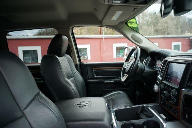 2018 Maximum Steel Metallic Clearcoat /Black Ram 1500 Laramie Crew Cab 4x4 6'4 Box (1C6RR7VM3JS) with an EcoDiesel 3L V-6 diesel direct injection engine, located at 312 Centre Ave, Schuylkill Haven, PA, 17972, (570) 593-5278, 40.638130, -76.177383 - Photo#35