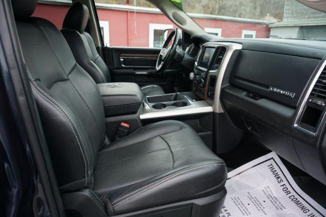 2018 Maximum Steel Metallic Clearcoat /Black Ram 1500 Laramie Crew Cab 4x4 6'4 Box (1C6RR7VM3JS) with an EcoDiesel 3L V-6 diesel direct injection engine, located at 312 Centre Ave, Schuylkill Haven, PA, 17972, (570) 593-5278, 40.638130, -76.177383 - Photo#37