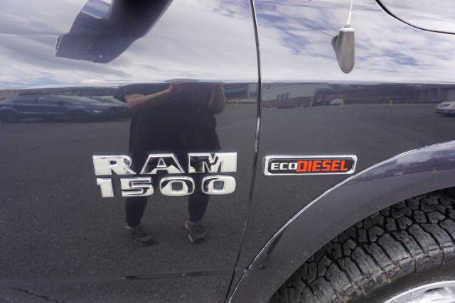 2018 Maximum Steel Metallic Clearcoat /Black Ram 1500 Laramie Crew Cab 4x4 6'4 Box (1C6RR7VM3JS) with an EcoDiesel 3L V-6 diesel direct injection engine, located at 312 Centre Ave, Schuylkill Haven, PA, 17972, (570) 593-5278, 40.638130, -76.177383 - Photo#39