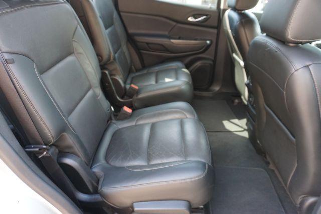 2019 Quicksilver Metallic /Jet Black GMC ACADIA SLT-1 (1GKKNULS4KZ) with an 3.6L V-6 gasoline direct injection engine, located at 312 Centre Ave, Schuylkill Haven, PA, 17972, (570) 593-5278, 40.638130, -76.177383 - Photo#81