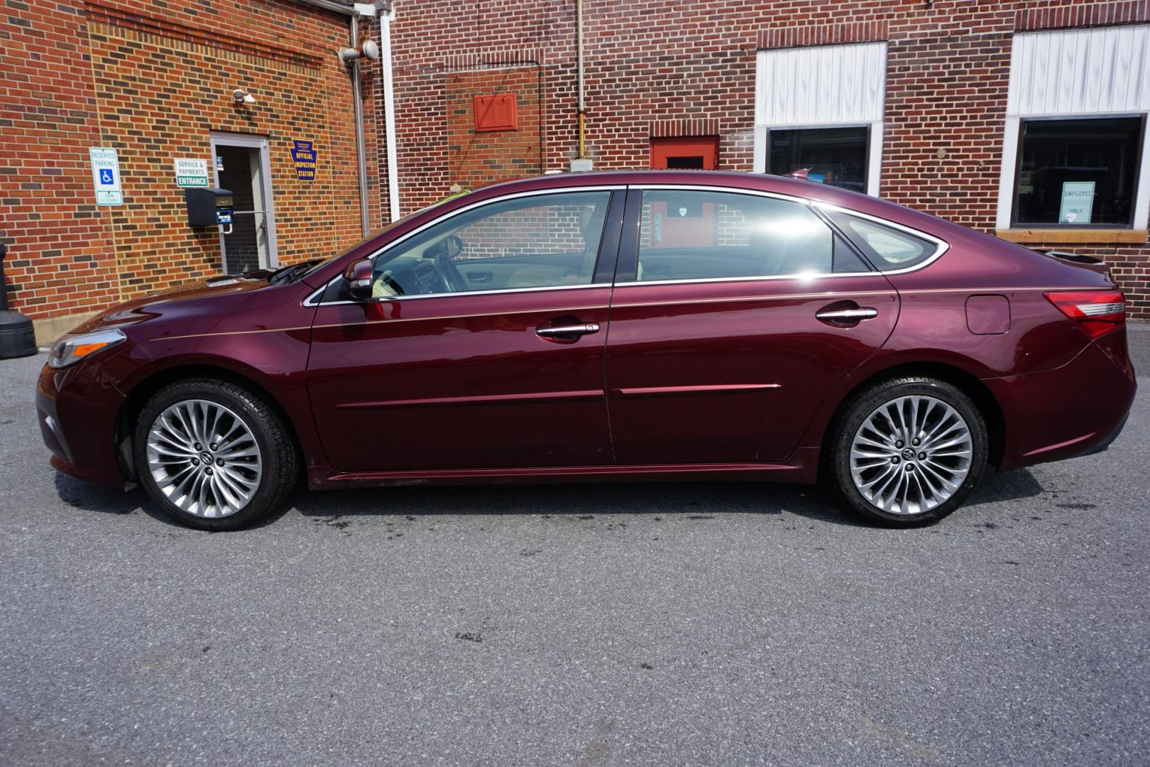 2018 Burgandy /Creme TOYOTA AVALON LIMITED (4T1BK1EBXJU) with an 3.5L V-6 DOHC engine, located at 312 Centre Ave, Schuylkill Haven, PA, 17972, (570) 593-5278, 40.638130, -76.177383 - Photo#0