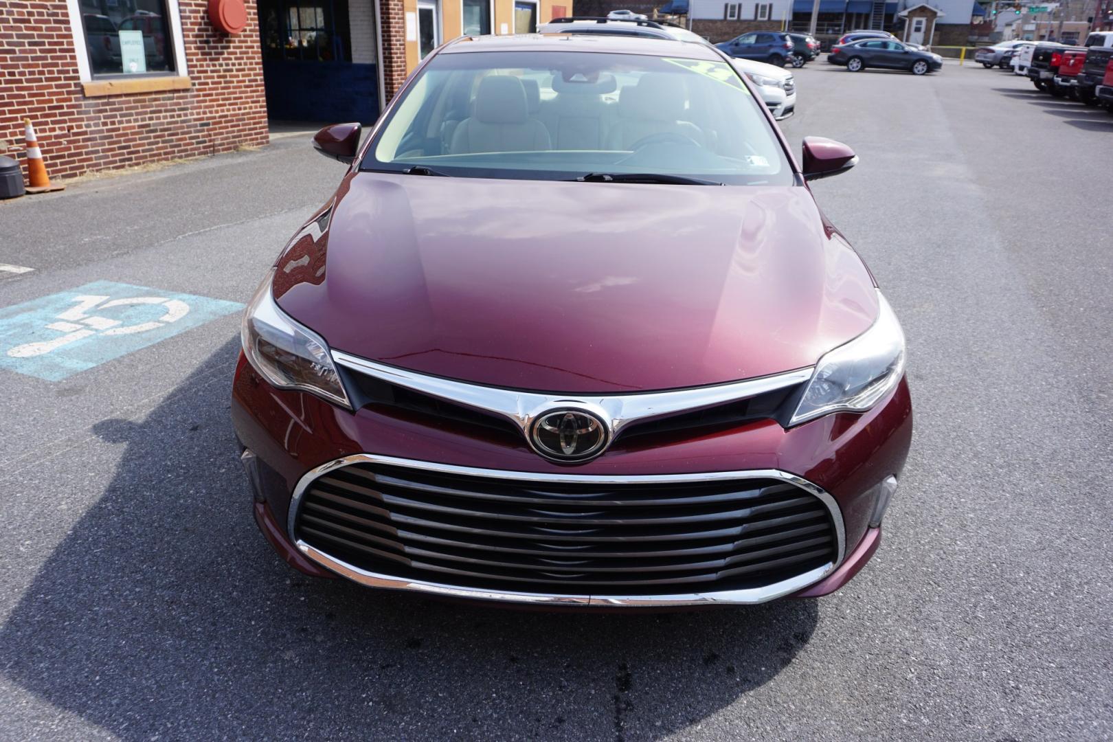 2018 Burgandy /Creme TOYOTA AVALON LIMITED (4T1BK1EBXJU) with an 3.5L V-6 DOHC engine, located at 312 Centre Ave, Schuylkill Haven, PA, 17972, (570) 593-5278, 40.638130, -76.177383 - Photo#1