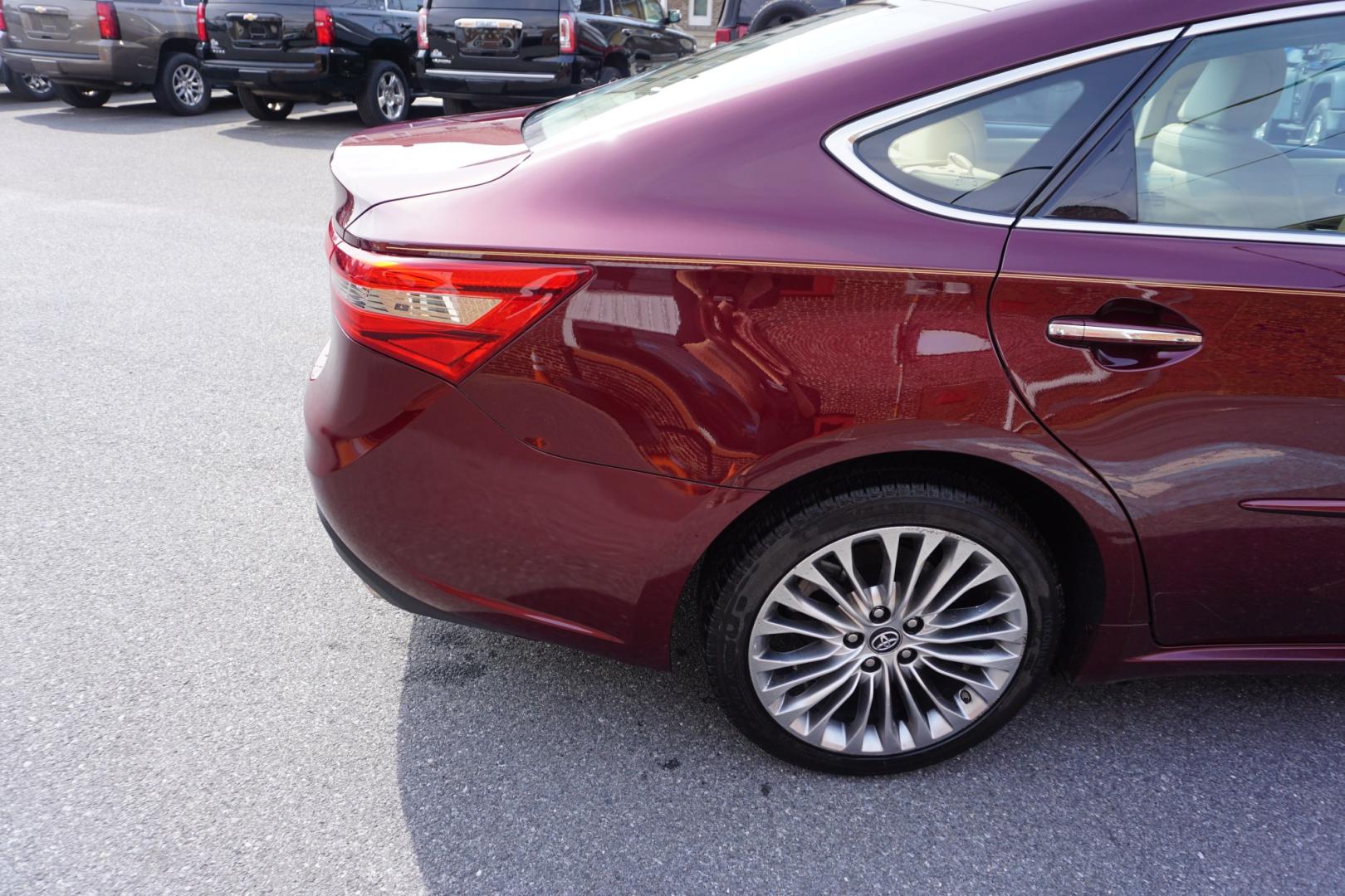 2018 Burgandy /Creme TOYOTA AVALON LIMITED (4T1BK1EBXJU) with an 3.5L V-6 DOHC engine, located at 312 Centre Ave, Schuylkill Haven, PA, 17972, (570) 593-5278, 40.638130, -76.177383 - Photo#11