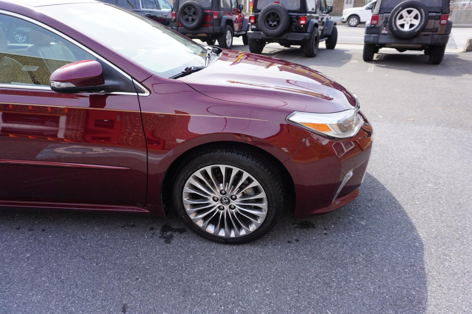 2018 Burgandy /Creme TOYOTA AVALON LIMITED (4T1BK1EBXJU) with an 3.5L V-6 DOHC engine, located at 312 Centre Ave, Schuylkill Haven, PA, 17972, (570) 593-5278, 40.638130, -76.177383 - Photo#13