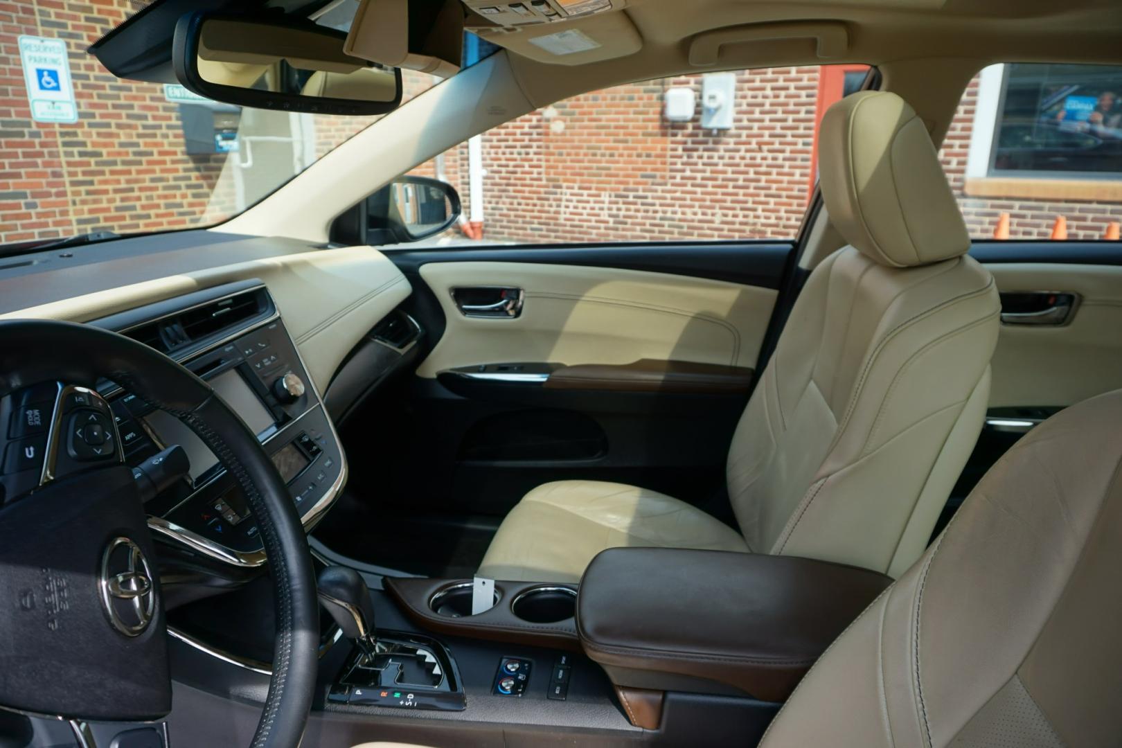 2018 Burgandy /Creme TOYOTA AVALON LIMITED (4T1BK1EBXJU) with an 3.5L V-6 DOHC engine, located at 312 Centre Ave, Schuylkill Haven, PA, 17972, (570) 593-5278, 40.638130, -76.177383 - Photo#17