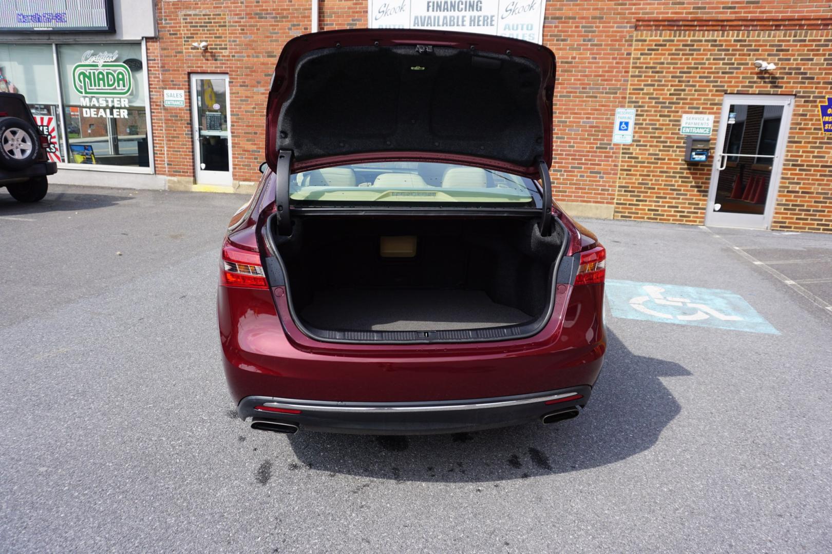 2018 Burgandy /Creme TOYOTA AVALON LIMITED (4T1BK1EBXJU) with an 3.5L V-6 DOHC engine, located at 312 Centre Ave, Schuylkill Haven, PA, 17972, (570) 593-5278, 40.638130, -76.177383 - Photo#30